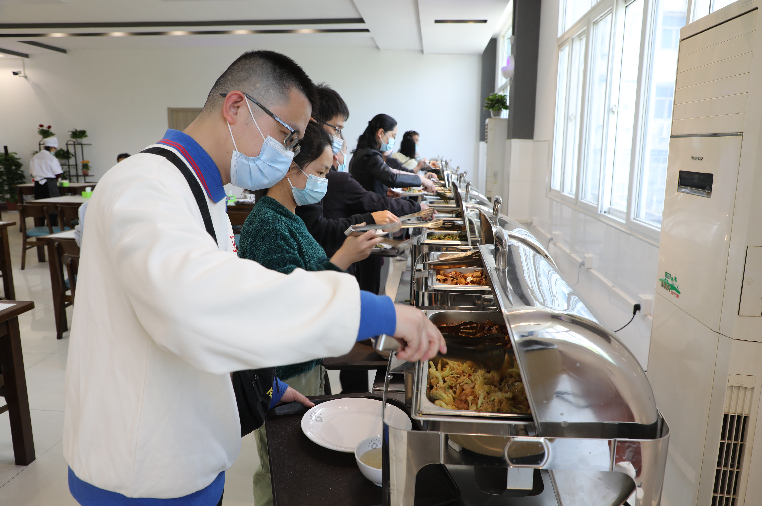紅安縣人民醫院職工食堂自助餐正式開餐 打造暖心餐飲新體驗